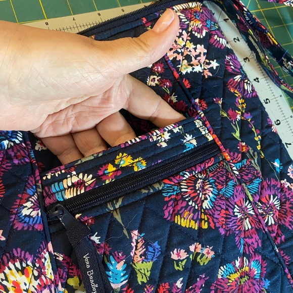 Vera Bradley crossbody - Picture 3 of 9